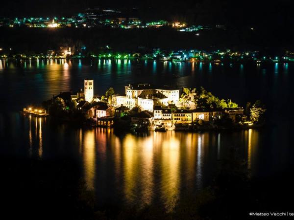 isola orta san giulio notturna